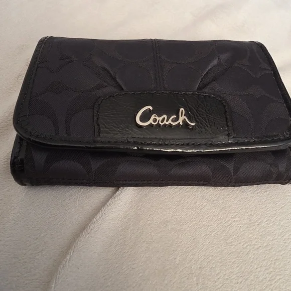 Coach Black Signature Wallet - Picture 7 of 7